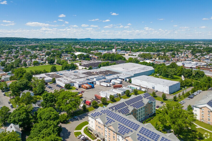 1 Lisbon St, Clifton, NJ à vendre - Aérien - Image 2 de 16