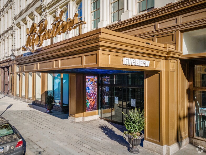 701 Market St, Philadelphia, PA à louer - Photo du bâtiment - Image 3 de 15