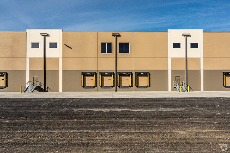2601 Hughes Rd, Liberty, MO for lease - Building Photo - Image 3 of 6