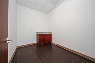 2200 Spears Rd, Houston, TX for lease Interior Photo- Image 1 of 5