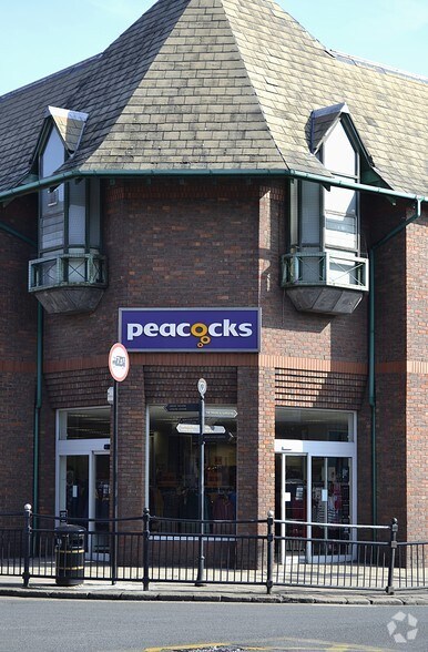 48-54 High St N, Dunstable à louer - Photo du bâtiment - Image 3 de 4