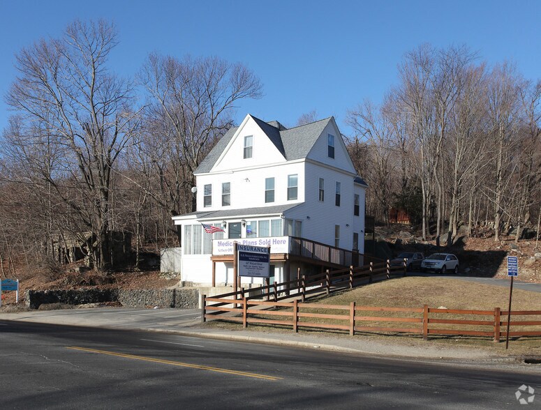 447 Wolcott St, Waterbury, CT à vendre - Photo du bâtiment - Image 2 de 2