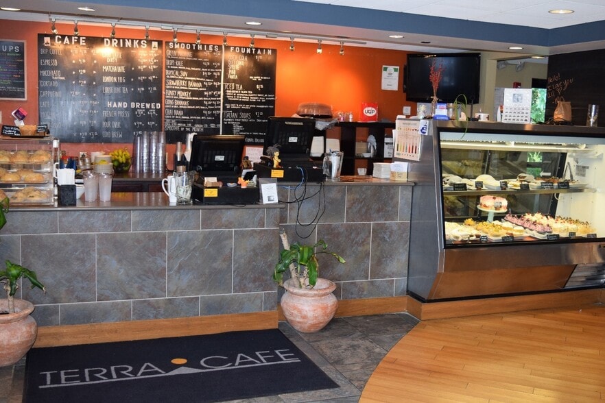 425 Industrial Ave, Morgantown, WV for sale - Building Photo - Image 2 of 8