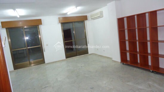 Office in Cáceres for lease - Building Photo - Image 1 of 5