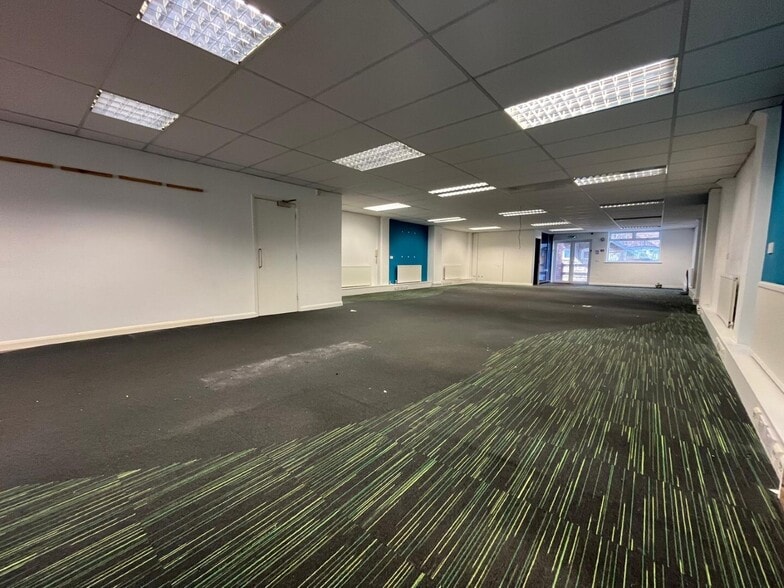 36-38 High St, Ashford for lease - Building Photo - Image 3 of 7