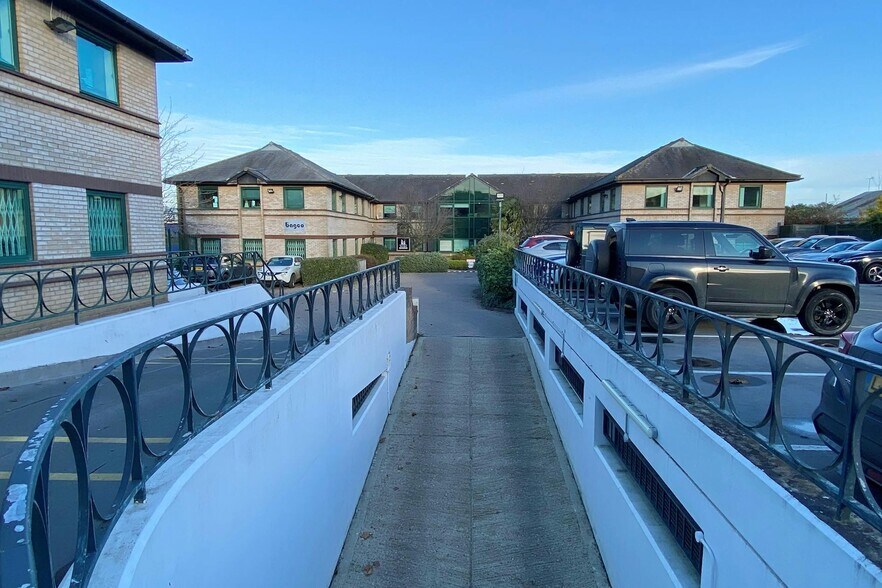 Hortons Way, Westerham à vendre - Photo du bâtiment - Image 3 de 3