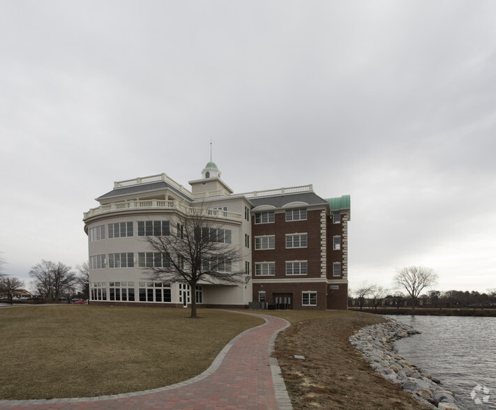 800 N State St, Dover, DE à louer - Photo du bâtiment - Image 2 de 3