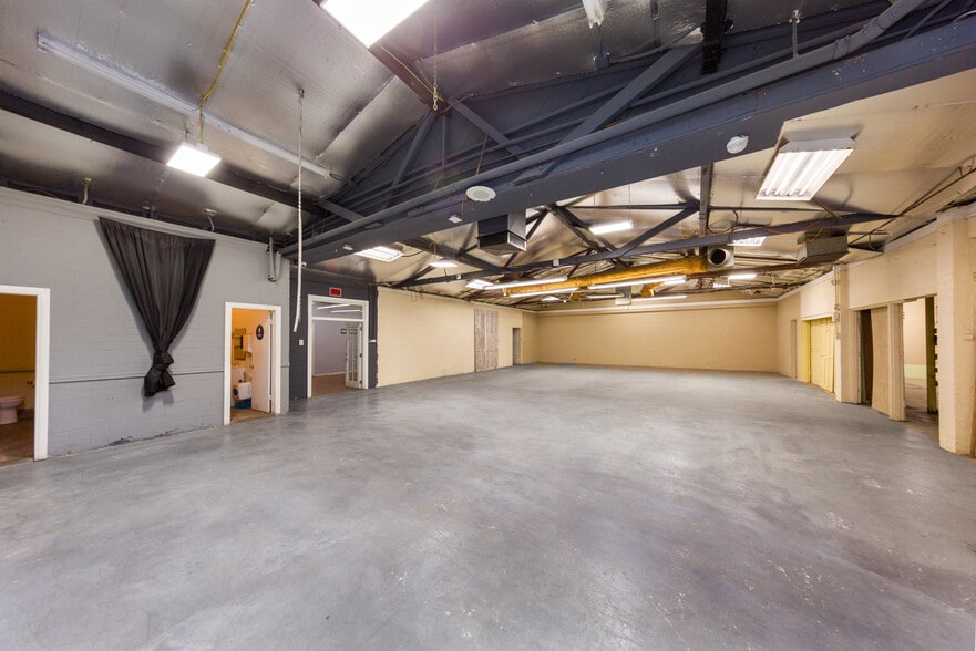 11924 Vose St, North Hollywood, CA for lease - Building Photo - Image 3 of 25