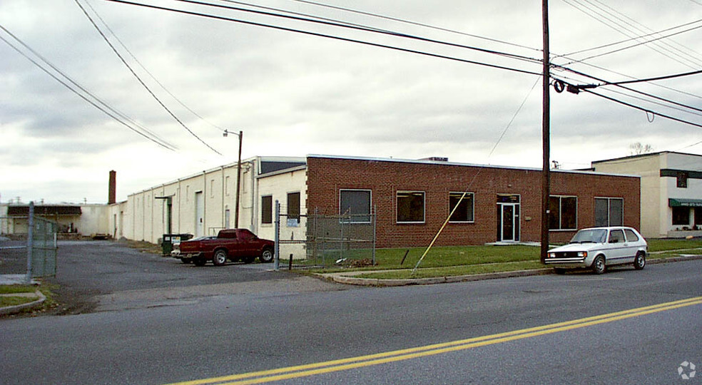 3303-3307 N 6th St, Harrisburg, PA for lease - Primary Photo - Image 1 of 4