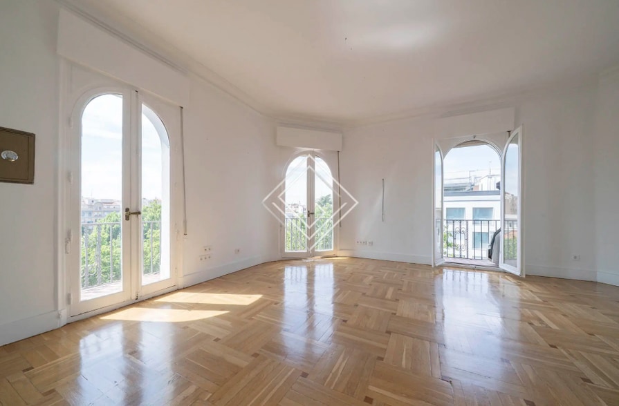 Immeuble residentiel dans Madrid, Madrid à vendre - Photo intérieure - Image 3 de 3