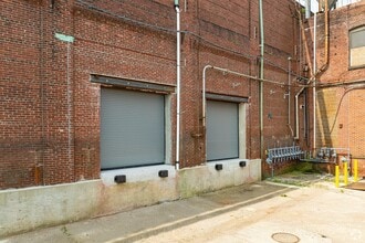 300 Jefferson St, Camden, NJ à louer Photo du bâtiment- Image 2 de 3
