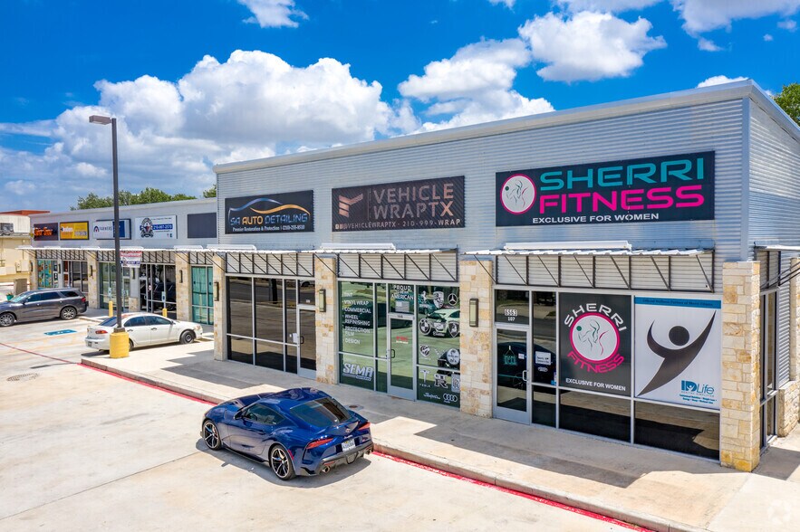 6563 Babcock Rd, San Antonio, TX à louer - Photo du bâtiment - Image 2 de 9