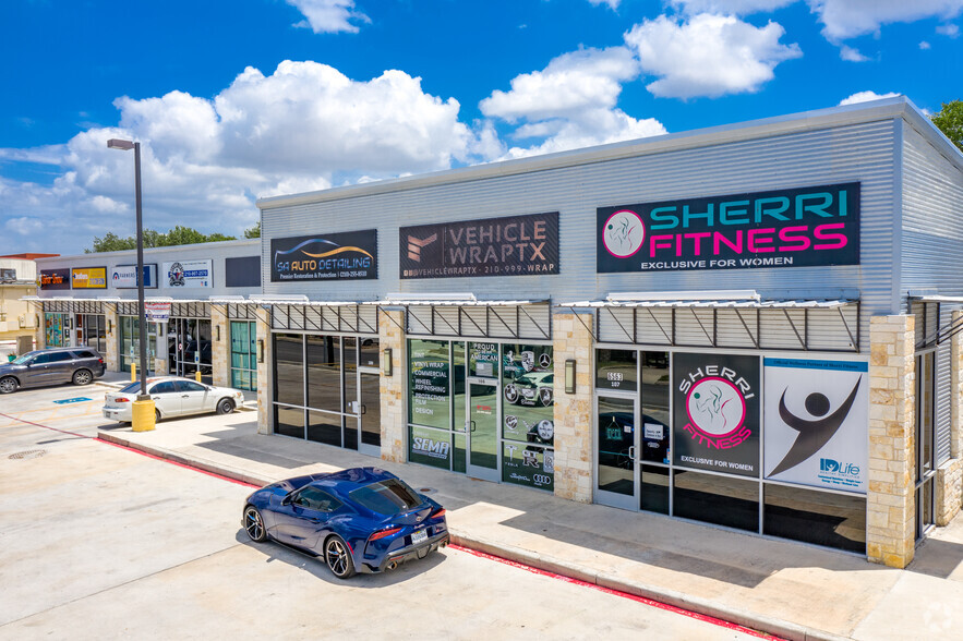 6563 Babcock Rd, San Antonio, TX à louer - Photo du bâtiment - Image 2 de 9
