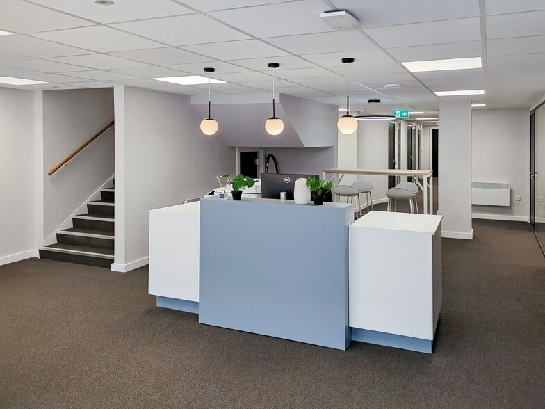 23-25 Market St, Crewe for lease - Interior Photo - Image 2 of 10