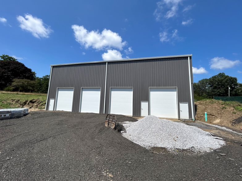 199 Pickett District Rd, New Milford, CT for lease - Building Photo - Image 2 of 4