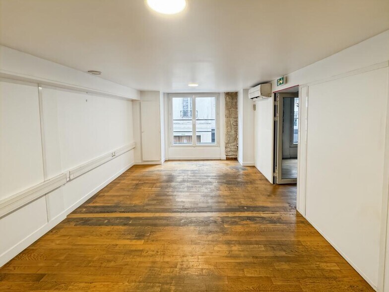 45 Rue D'Aboukir, Paris à louer - Photo du bâtiment - Image 3 de 9