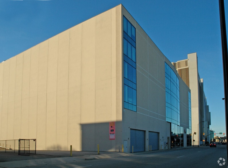 212 E Green Dr, High Point, NC for lease - Building Photo - Image 2 of 3