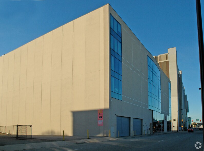 212 E Green Dr, High Point, NC à louer - Photo du bâtiment - Image 2 de 3