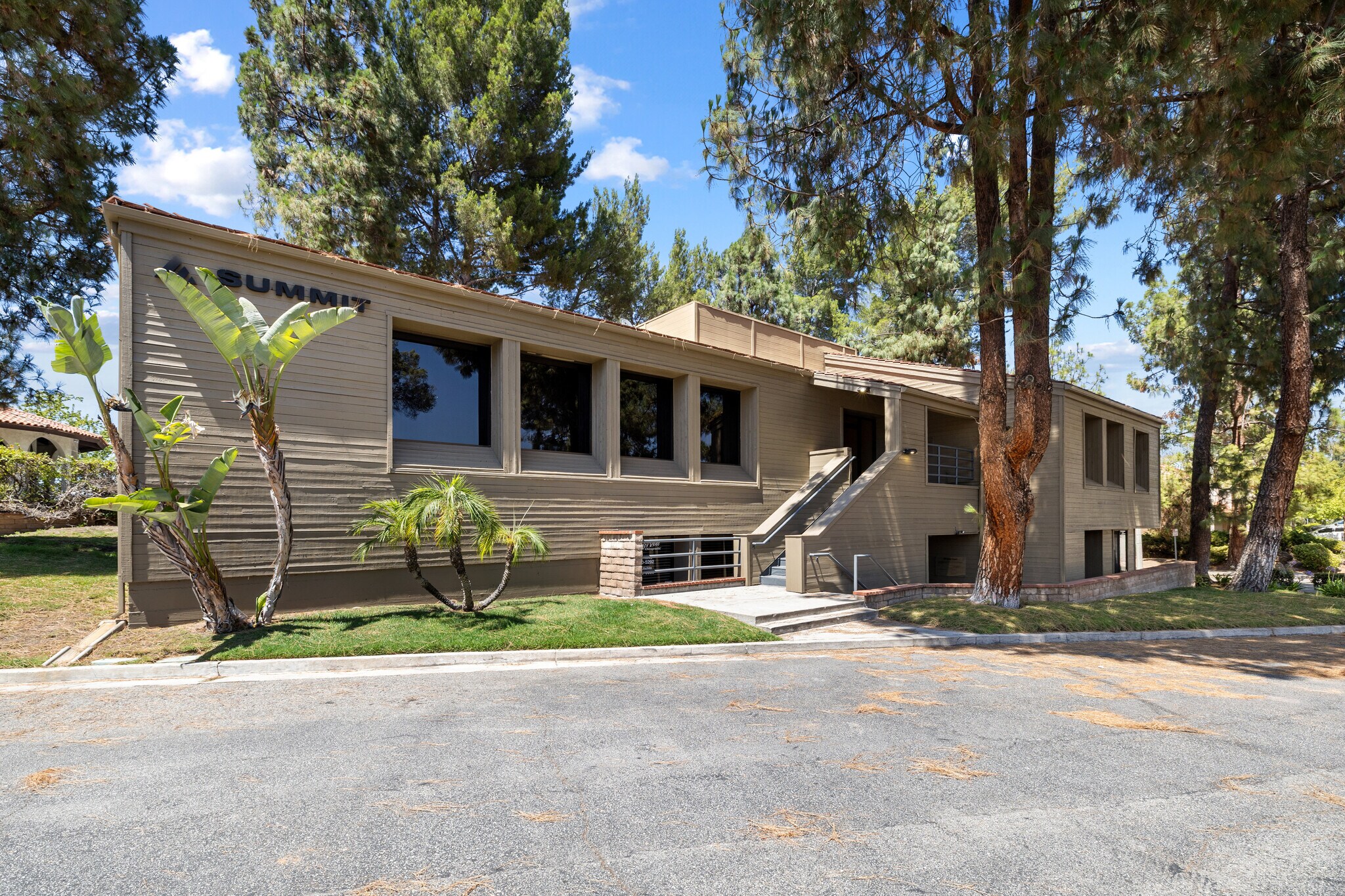 99 Long Ct, Thousand Oaks, CA for lease Building Photo- Image 1 of 15
