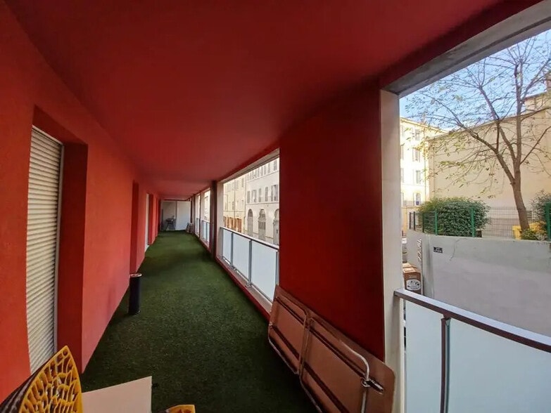 Bureau dans Marseille à louer - Photo du bâtiment - Image 2 de 18