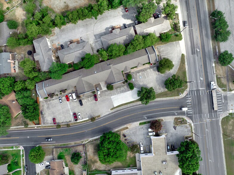 6029 Fountainwood St, San Antonio, TX à vendre - Photo du bâtiment - Image 3 de 10