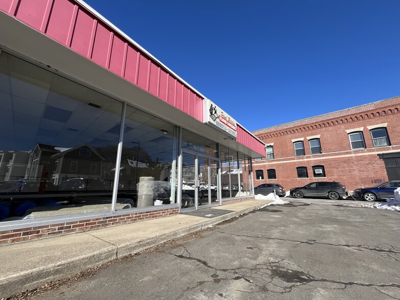 94-96 Cabot St, Beverly, MA for lease - Building Photo - Image 2 of 7