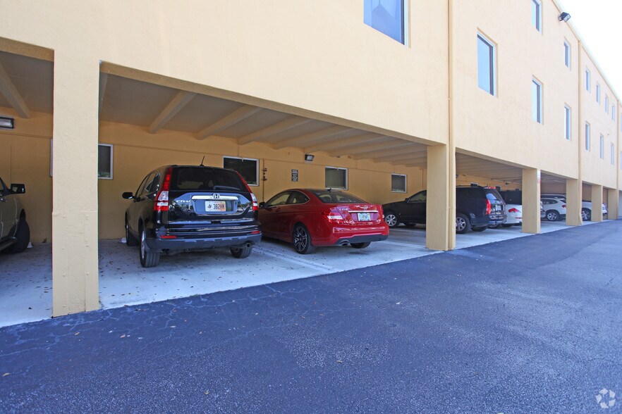7600 SW 57th Ave, Miami, FL à louer - Photo du bâtiment - Image 2 de 31