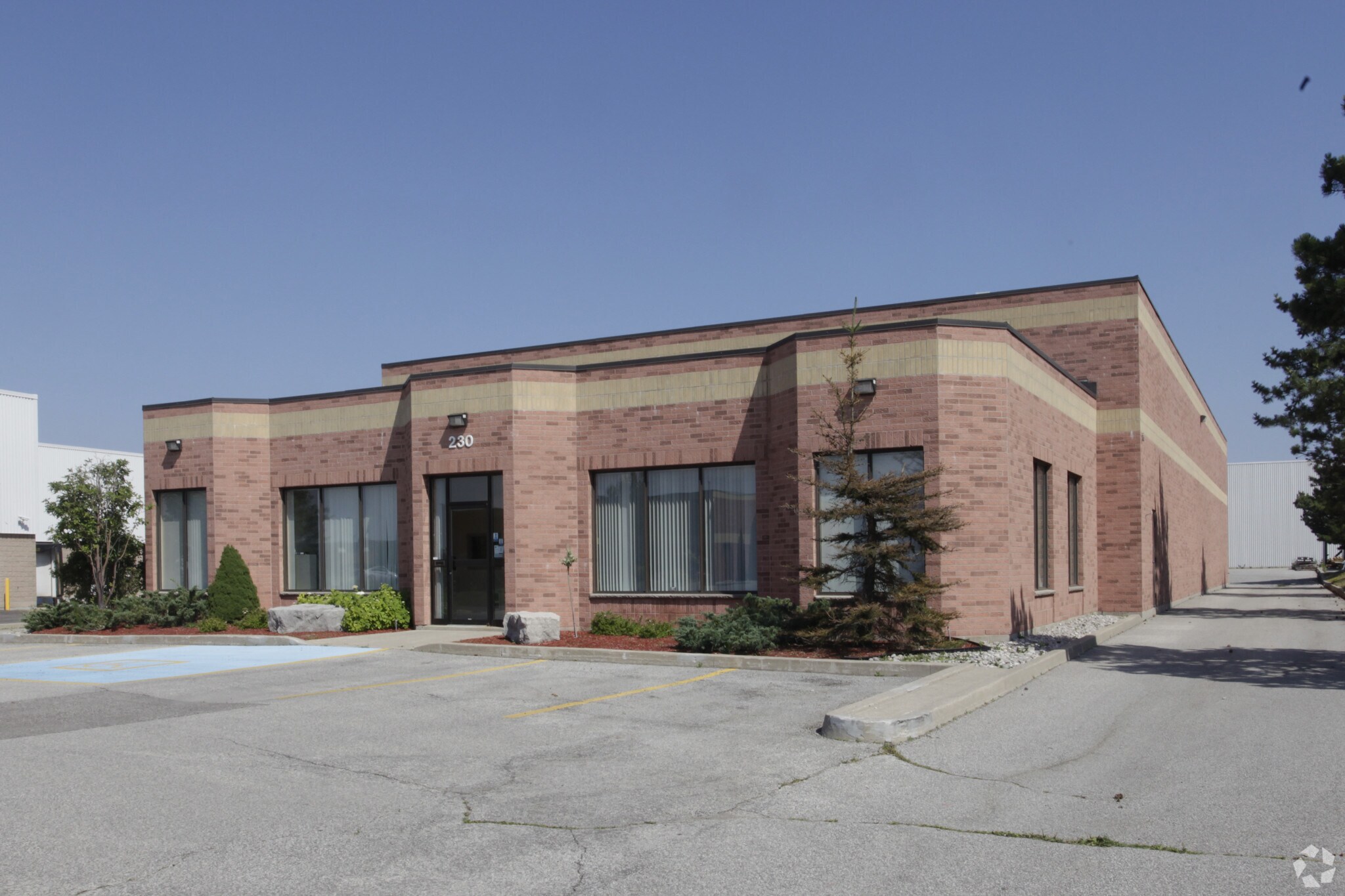 230 Admiral Blvd, Mississauga, ON à vendre Photo principale- Image 1 de 1