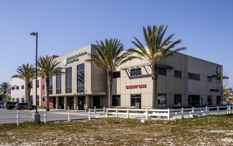 12442 Limonite Ave, Eastvale, CA à louer - Photo du bâtiment - Image 3 de 5