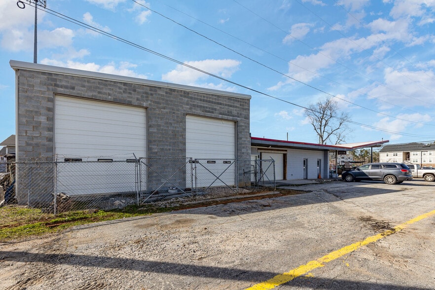 1041 N Main St, Mooresville, NC à vendre - Photo du bâtiment - Image 2 de 16