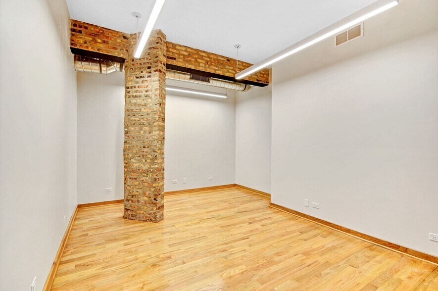 435 W Diversey Pky, Chicago, IL à louer - Photo du bâtiment - Image 2 de 10