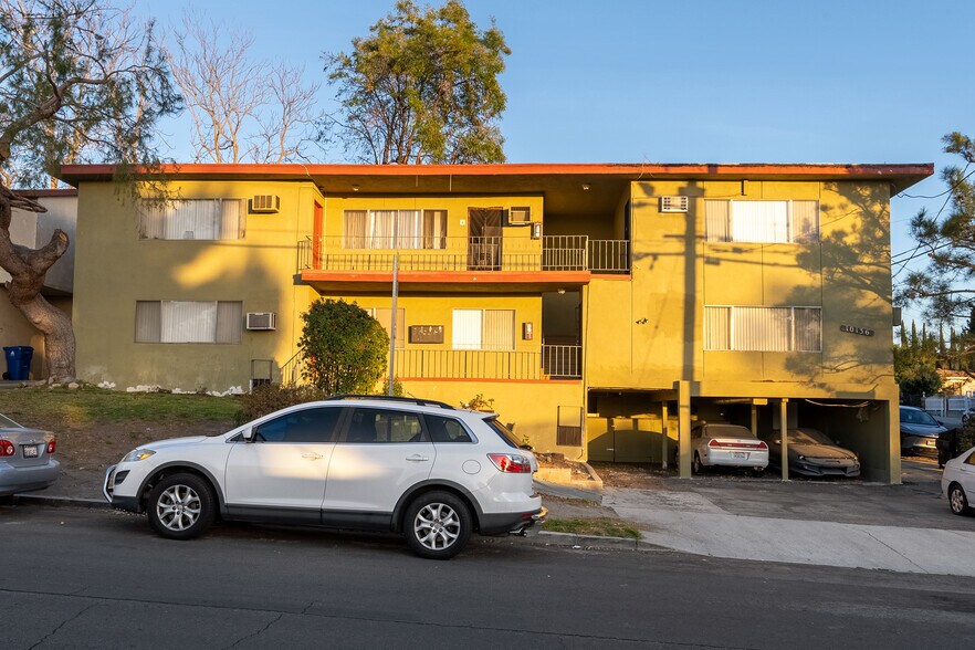 10136 Silverton Ave, Tujunga, CA à vendre - Photo du bâtiment - Image 2 de 13