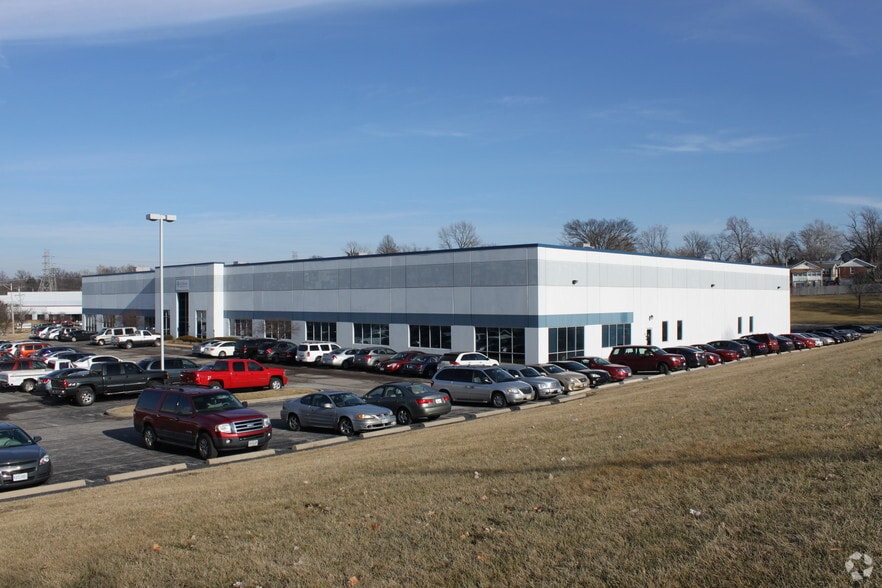 8248-8264 Lackland Rd, Saint John, MO for lease - Primary Photo - Image 2 of 4