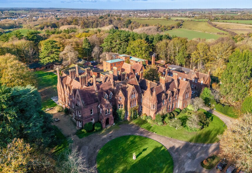 Easneye, Ware à vendre - Photo du bâtiment - Image 3 de 16