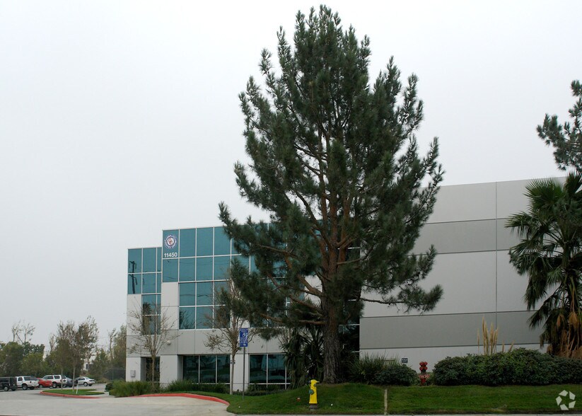 11450 Philadelphia St, Jurupa Valley, CA à louer - Photo du bâtiment - Image 3 de 12