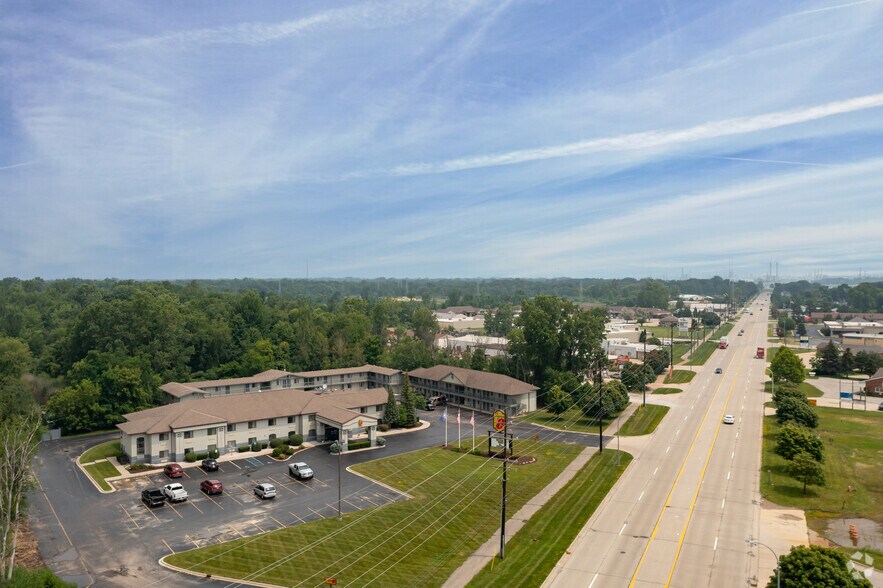 1484 Gratiot Blvd, Marysville, MI à vendre - Aérien - Image 2 de 6