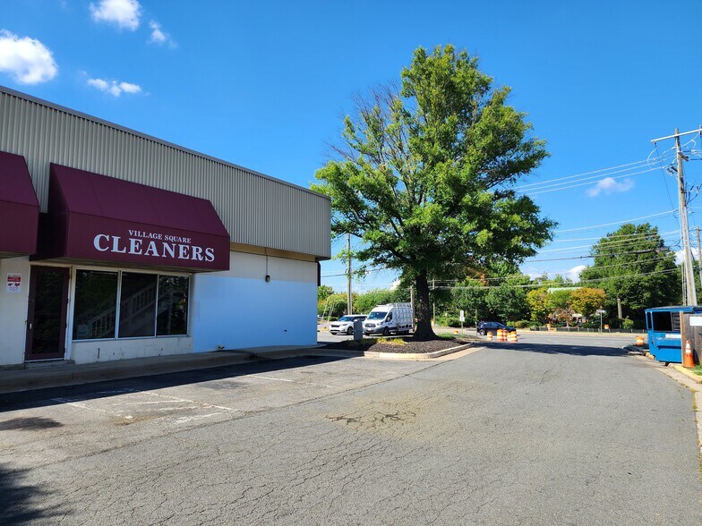 129-139 Spring St, Herndon, VA à vendre - Photo du bâtiment - Image 3 de 5
