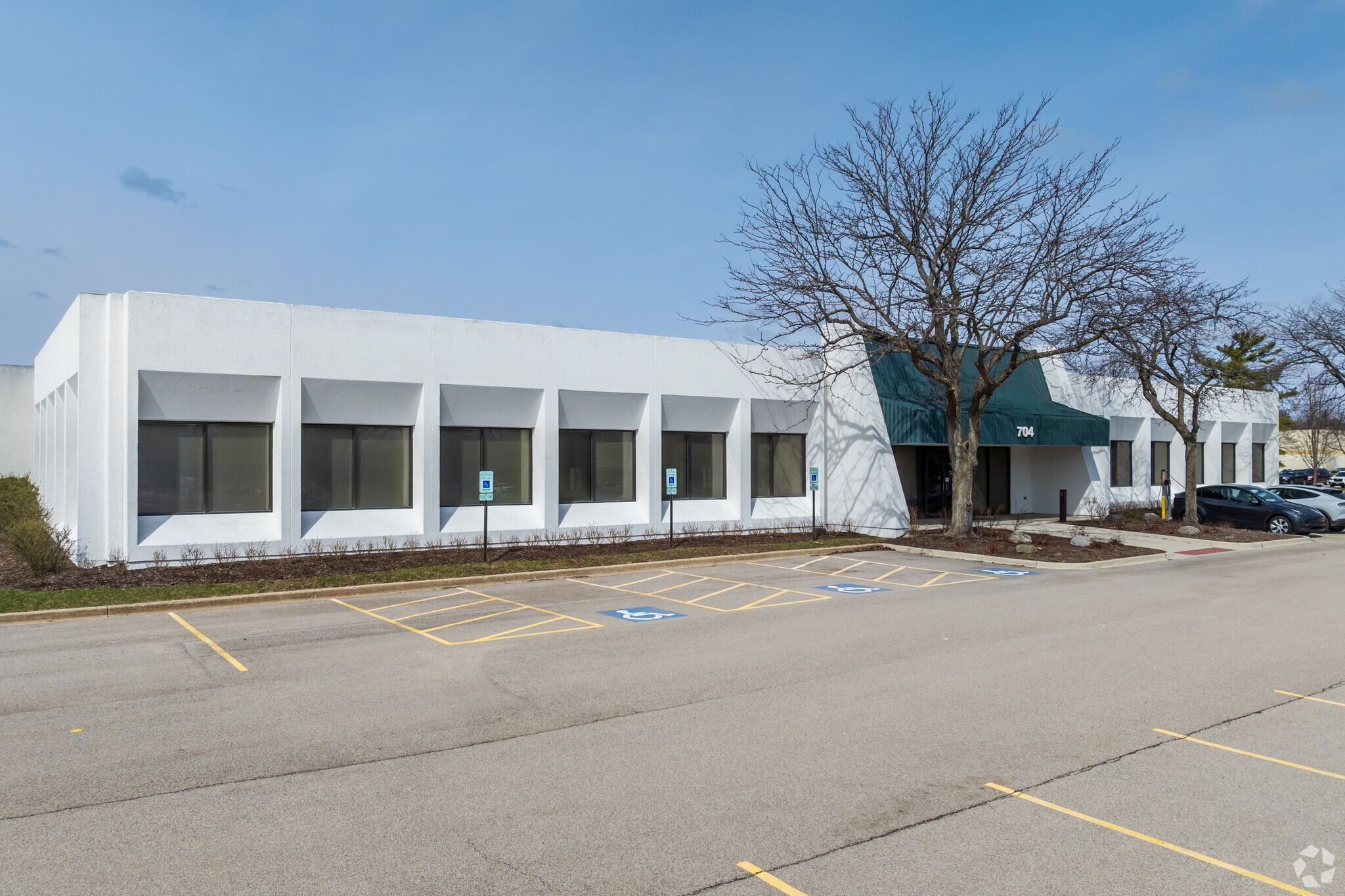 700-702 N Deerpath Dr, Vernon Hills, IL for sale Primary Photo- Image 1 of 6