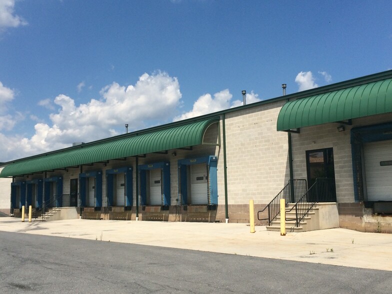 175 Limekiln Rd, New Cumberland, PA à louer - Photo du bâtiment - Image 3 de 4