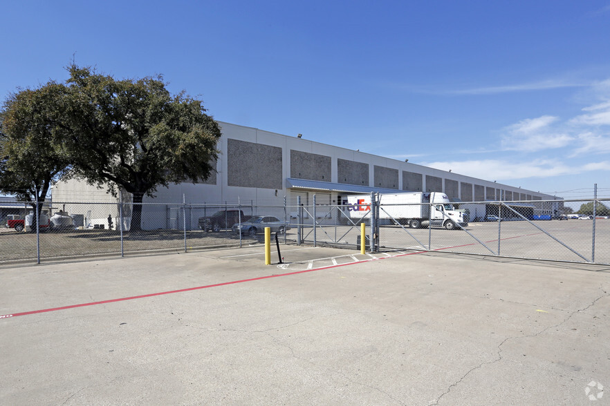 807-809 110th St, Arlington, TX for lease - Building Photo - Image 3 of 3