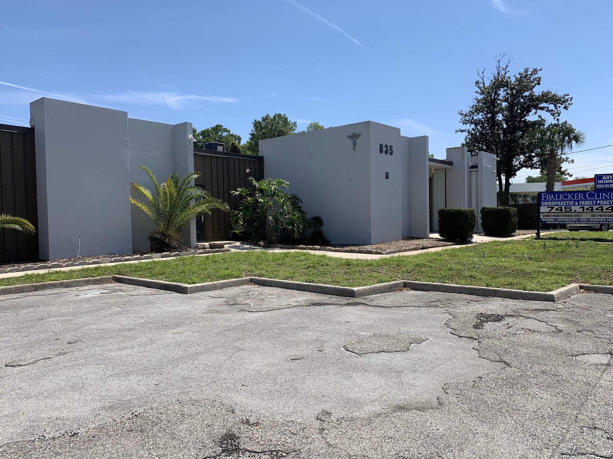 835 Cesery Blvd, Jacksonville, FL for lease Building Photo- Image 1 of 3