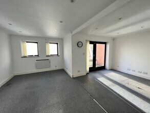 Admirals Way, London for lease Interior Photo- Image 1 of 8