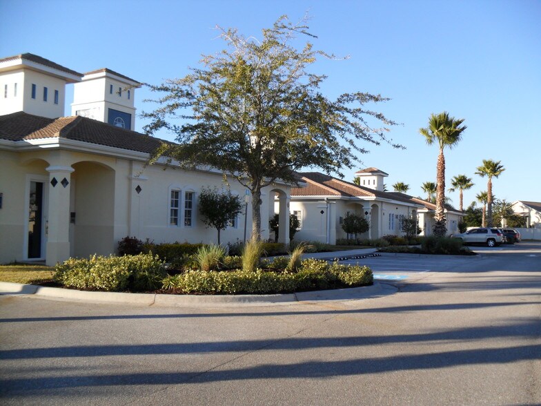 1504 Kings Hwy, Port Charlotte, FL à louer - Photo du bâtiment - Image 3 de 8