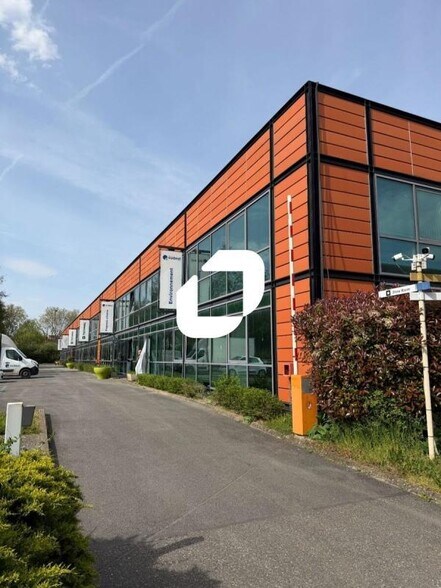 Flex dans Alfortville à louer - Photo du bâtiment - Image 2 de 4