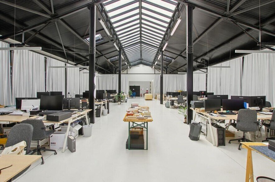 Bureau dans Pantin à vendre - Photo du bâtiment - Image 2 de 12