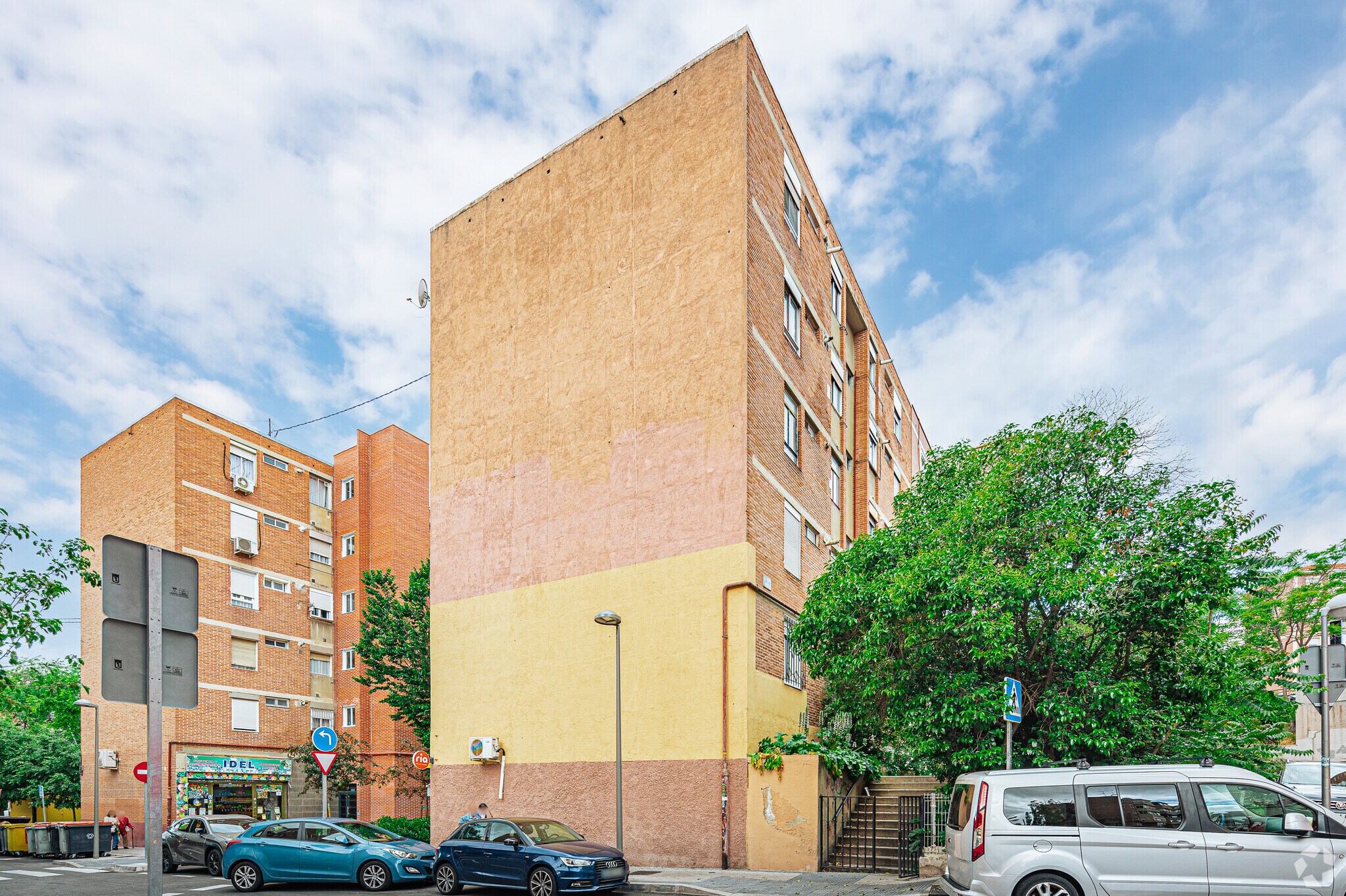 Multifamily in Madrid, Madrid for sale Primary Photo- Image 1 of 3