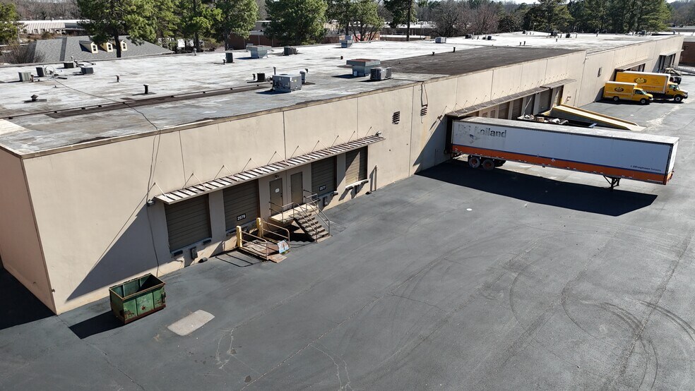 2565-2579 Park Central Blvd, Decatur, GA à louer - Photo du bâtiment - Image 2 de 13