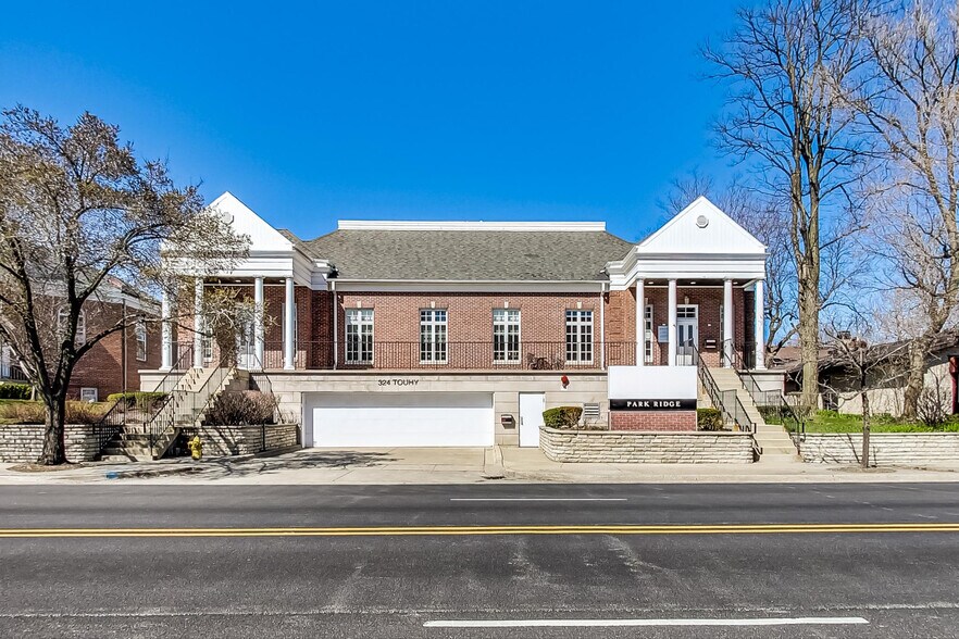 324 W Touhy Ave, Park Ridge, IL à louer - Photo du bâtiment - Image 1 de 47