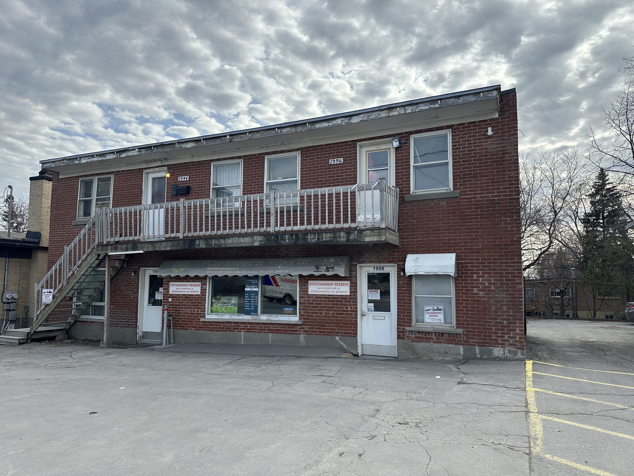 1998 Boul Des Laurentides, Laval, QC for sale Primary Photo- Image 1 of 3