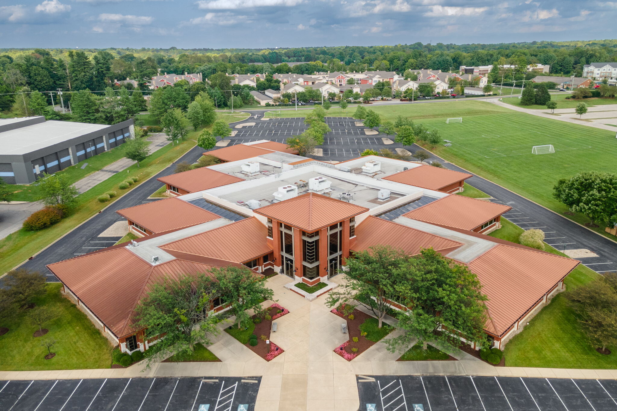 1601 Ups Dr, Louisville, KY for sale Aerial- Image 1 of 28